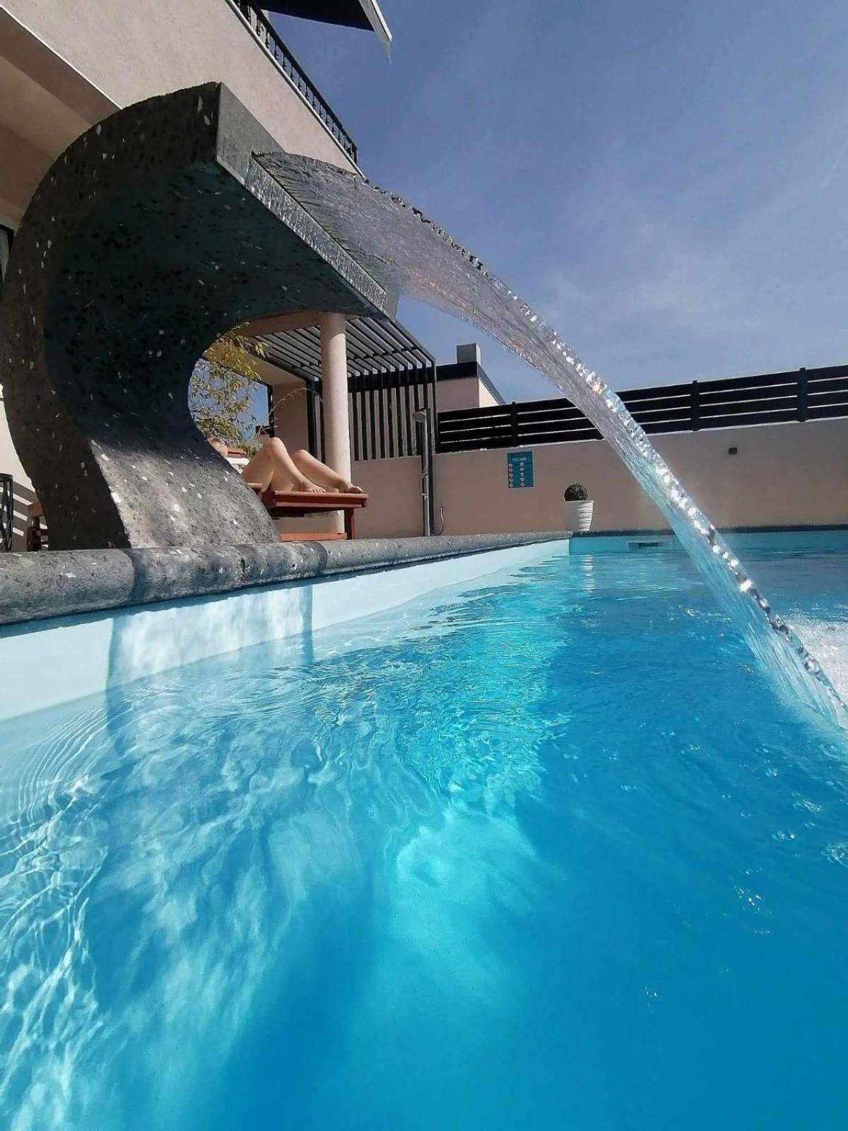Holiday&Suite Klanac فير المظهر الخارجي الصورة