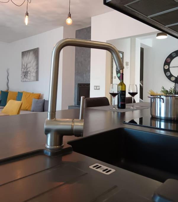 Holiday&Suite Klanac فير المظهر الخارجي الصورة
