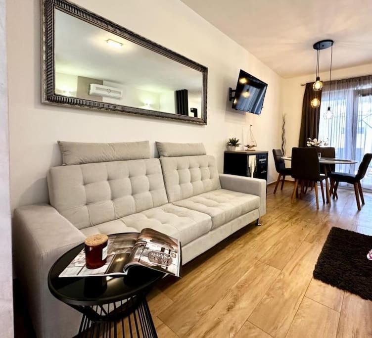 Holiday&Suite Klanac فير المظهر الخارجي الصورة